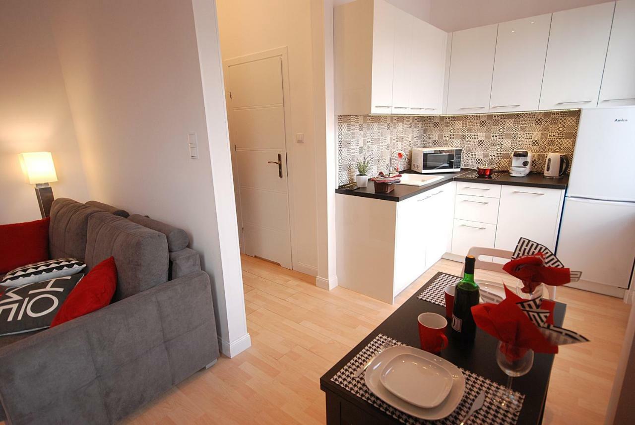 Nowy Apartament Wilcza Warsaw Exterior photo